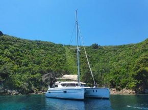 Luxurious yachthouse